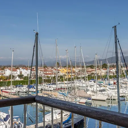 Apartment Apart-rent Port Grec 0112 *